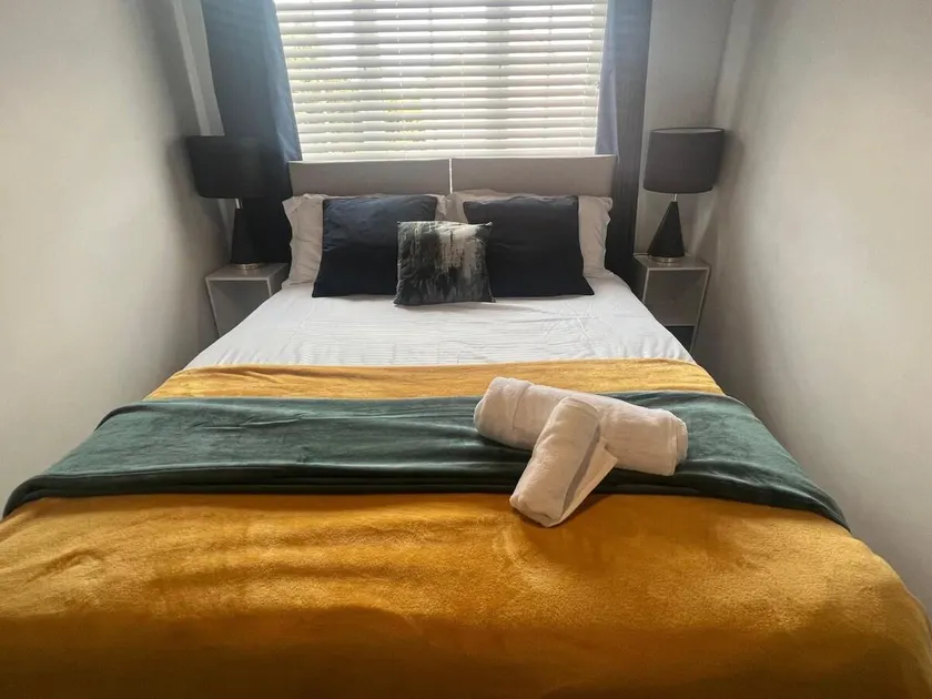 CAPRI 13 SA's 3 bedroom home, close to Loughborough University and M1 - Image 1