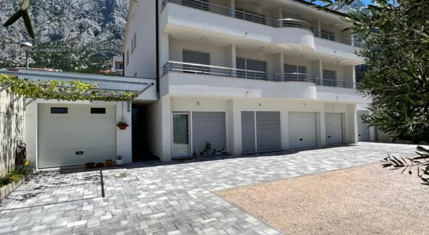 Beslic Apartments - Image 1