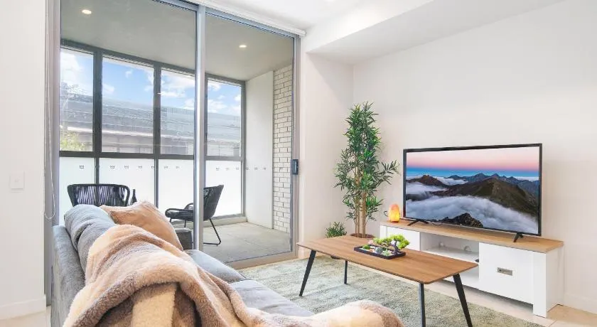 Lotus Oasis 1BR w Free Parking - Image 1