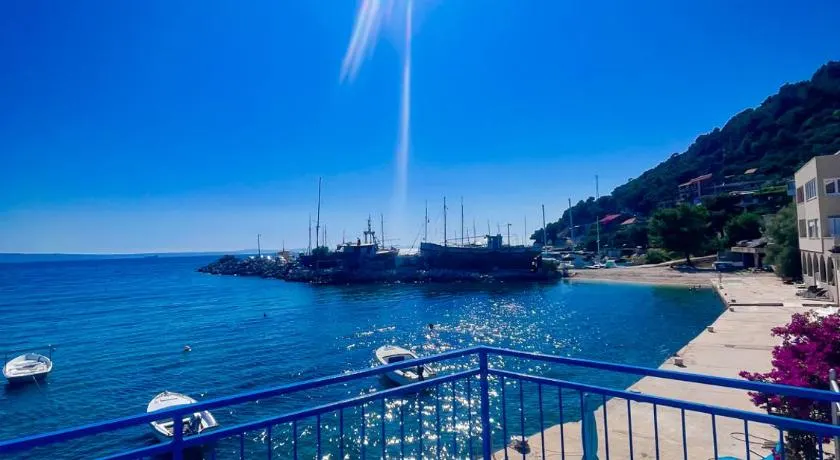 TheReal Beachfront House BoniLu Croacia - Image 1