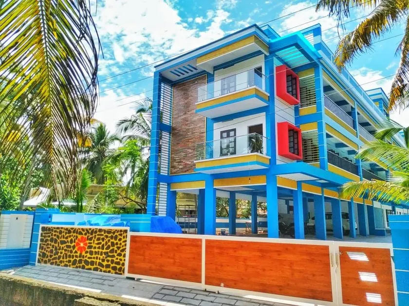 Crown imperial apartments - Image 1