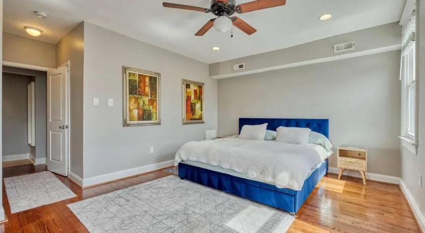 Large Petworth Home - Ideal for Groups and Easy DC Access - Image 1