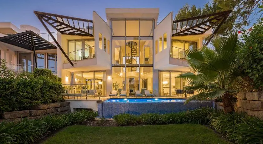 VACATION MARBELLA I Villa Finesse, Luxury Villa, Golden Mile, Swimming-pools, Sauna, Spa, Gym, Gated Community, Minutes from Golfs and Beaches - Image 1