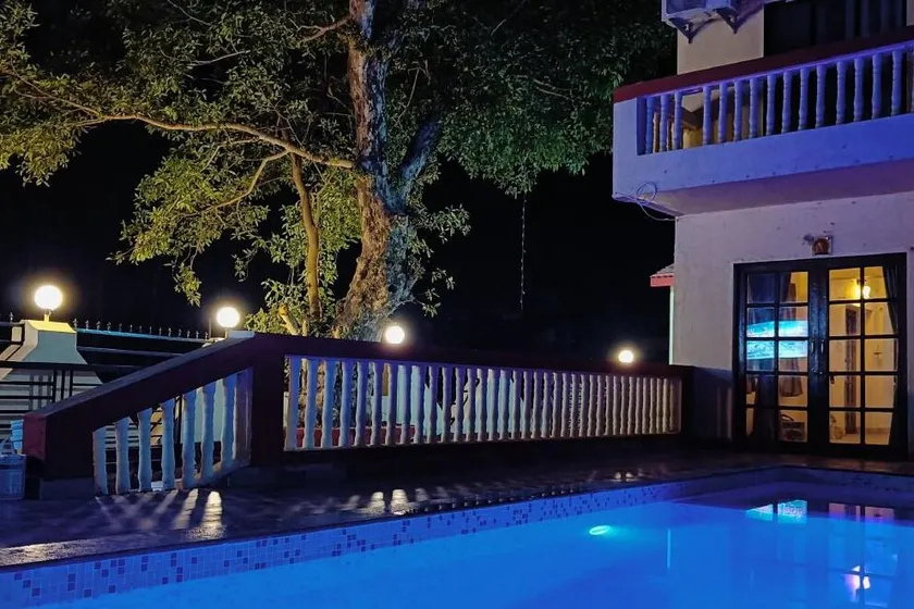 Hi-5 Private Villa - Image 1