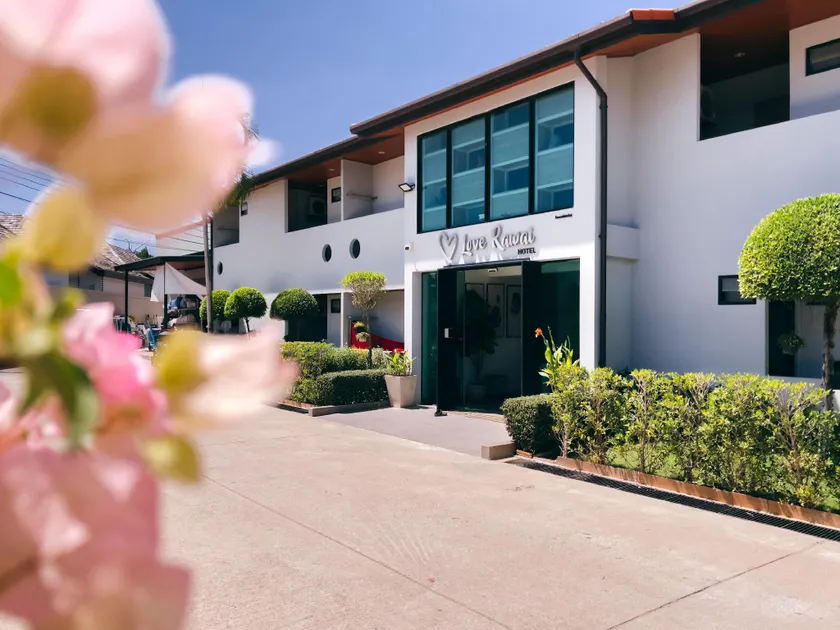 Love Rawai Hotel - Image 1