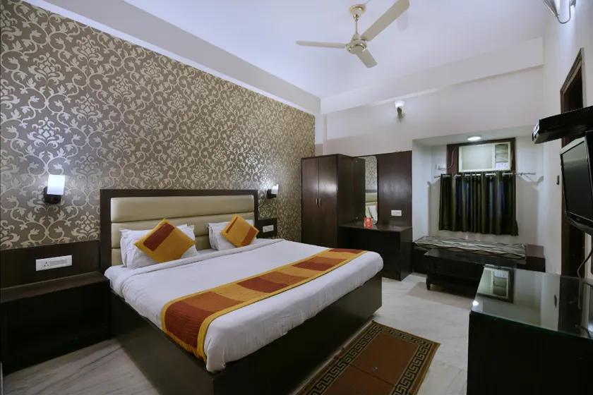 OYO 5963 Hotel Kartikey - Image 1