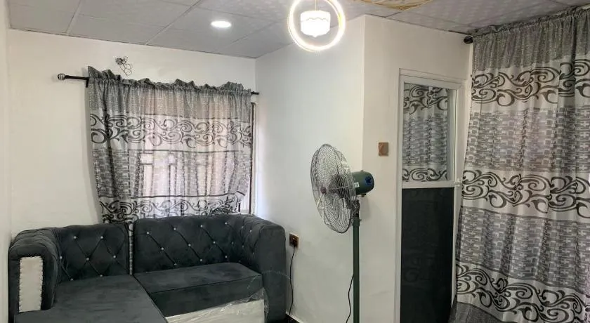 Lagos 1-Bed Apt Sleeps 2 with AirCon & Parking - Image 1