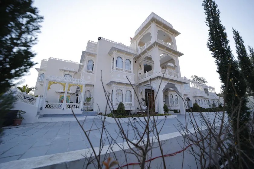 The Kumbha Mahal Resort - Image 1