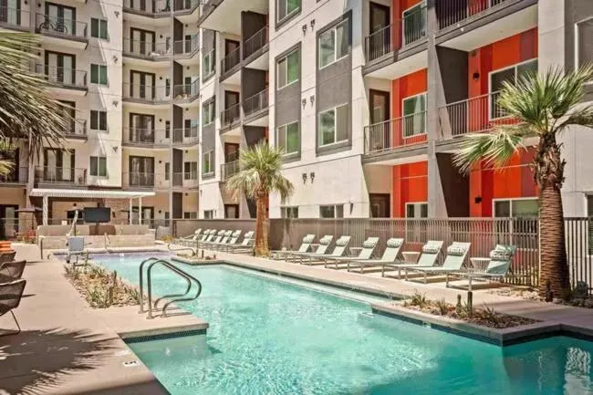 Luxury 1bedroom 1bath with balcony Midtown Phoenix - Image 1