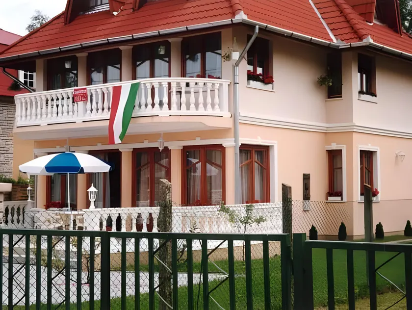 Dessewffy Guesthouse - Image 1