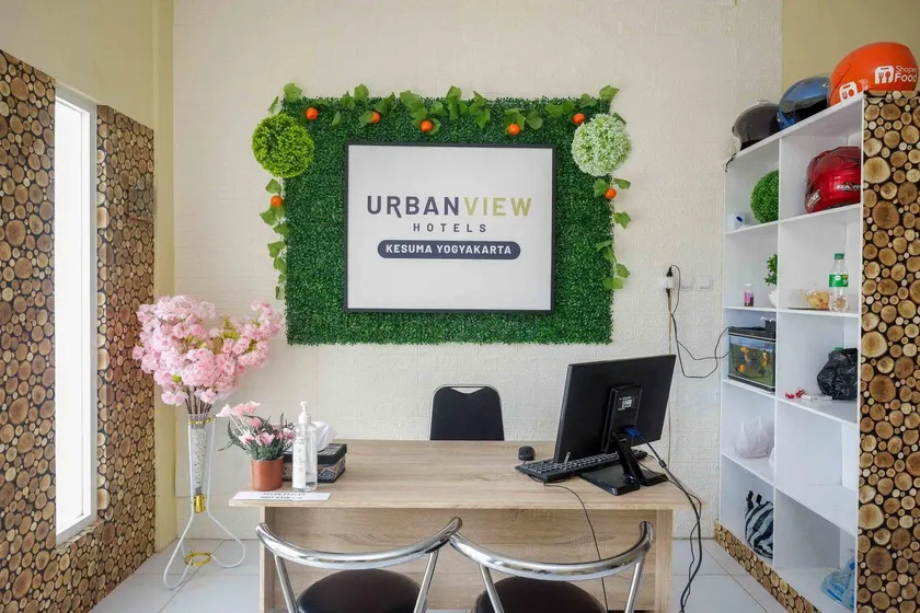 Urbanview Hotel Jogja City Mall - Image 1