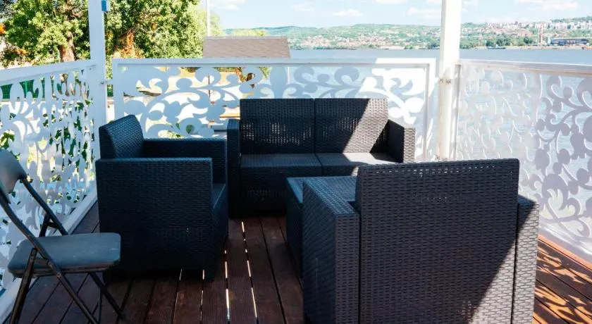 Belgrade River House - Image 1