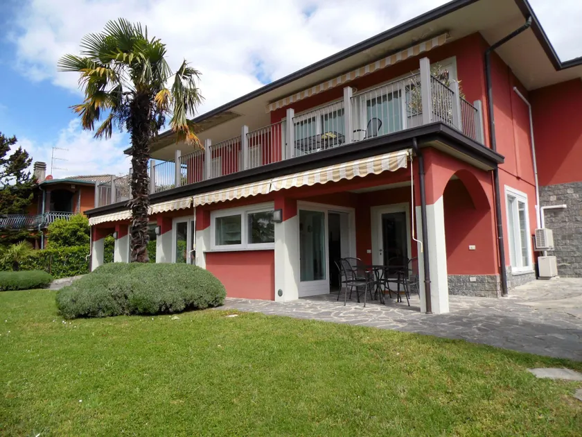Fabulous Villa in Barasso near Lake - Image 1