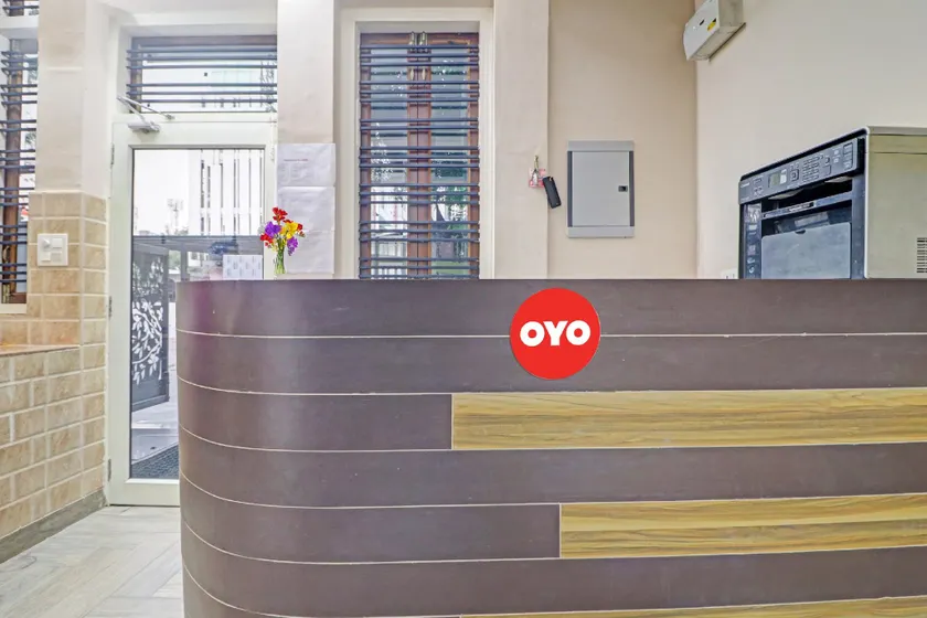 Hotel O Queen House Near Pvr Ansal Plaza Greater Noida - Image 1