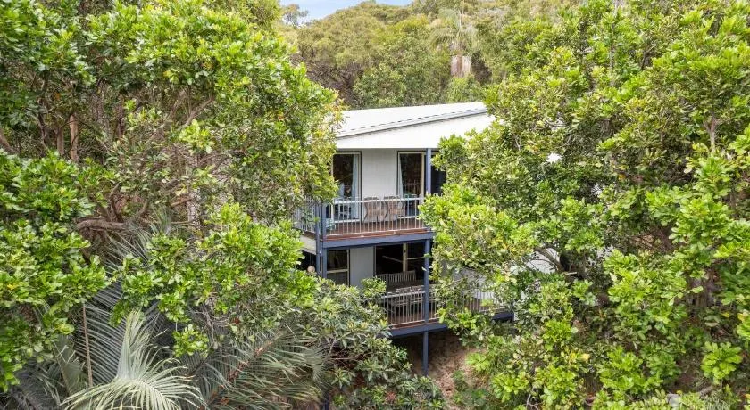 A Turtle House by Discover Stradbroke - Image 1