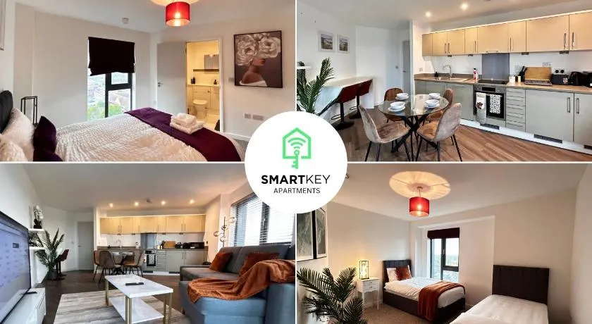 Executive 2 Bed 2 Bath Central Woking Flat with Free Parking - Image 1
