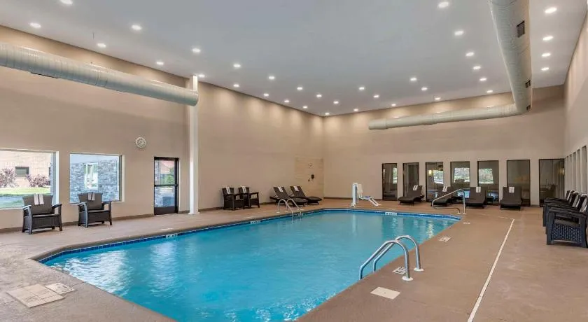 Comfort Suites Fort Wayne - Southwest - Image 1