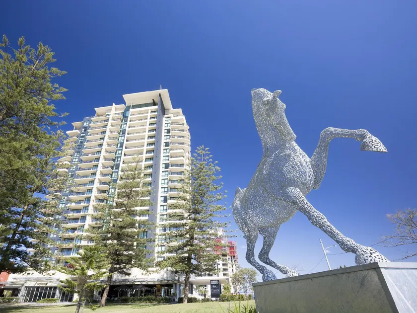 Mantra Broadbeach on the Park - Image 1