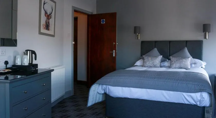 The Royal Hotel - Image 1