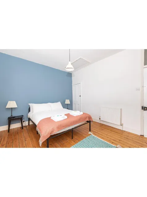 Charming & Trendy base for 5, nr Bishopthorpe Rd - Image 1