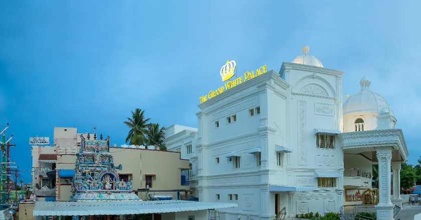 The Grand White Palace - Image 1