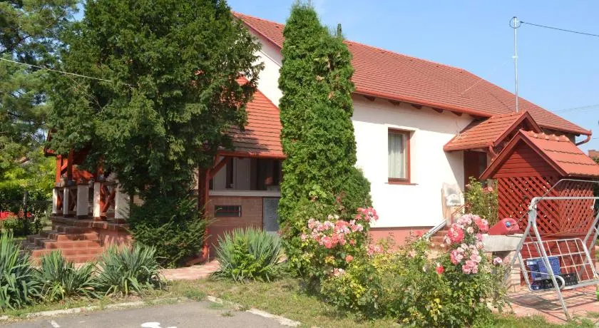 Módos Falusi Szálláshely - Image 1