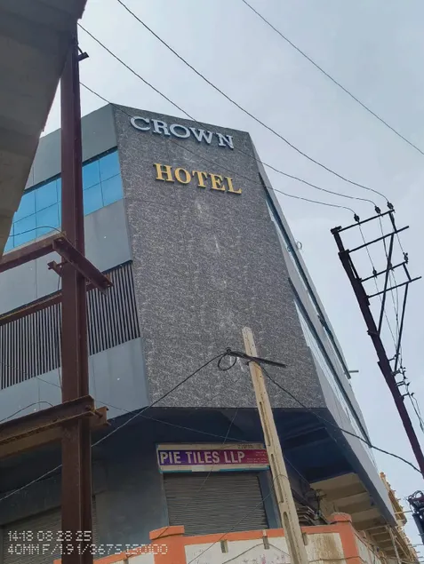 Hotel Crown Morbi - Image 1