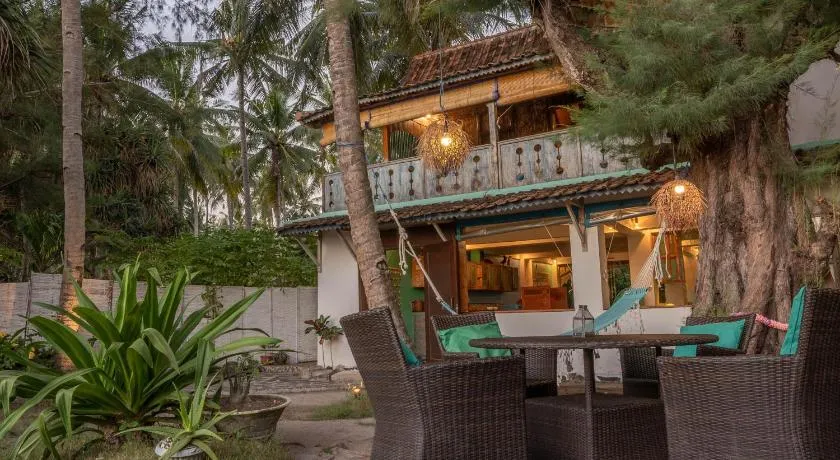 Kai's Beachfront Villa - Image 1
