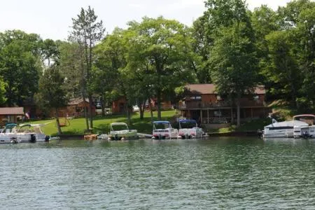 Clear Lake Resort - Image 1