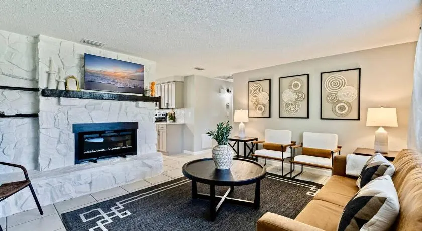 Right at Home Stays - Modern 2BR 2BA with Yard & Fireplace - Image 1
