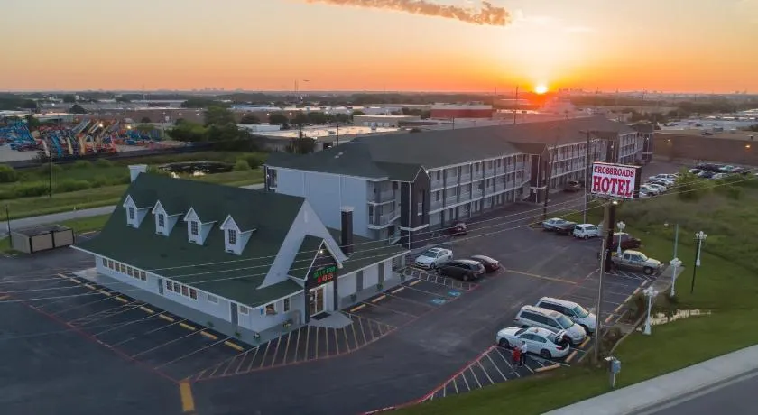 The Crossroads Hotel and Suites Irving - Image 1
