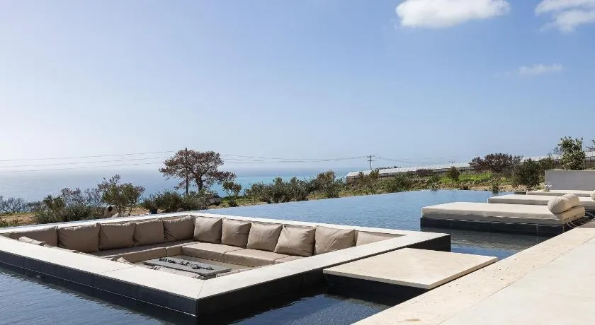 Seanatra Luxury Villas - Image 1