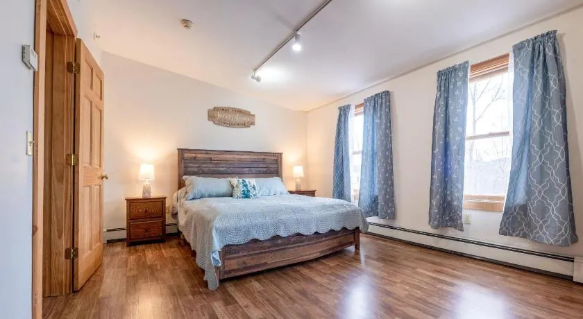 Downtown Apartments in Bar Harbor - Image 1