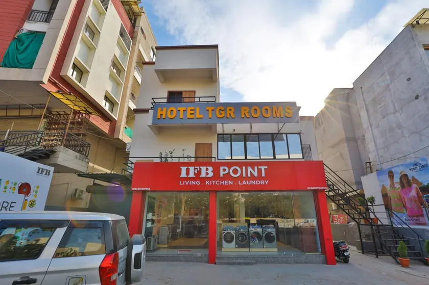 Hotel TGR Rooms - Image 1
