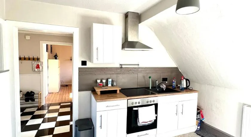 Duisburg FeelHome, Flughafen nah,2-Schlafzimmer, Badewanne, Zentral, WiFi, Top Floor - Image 1
