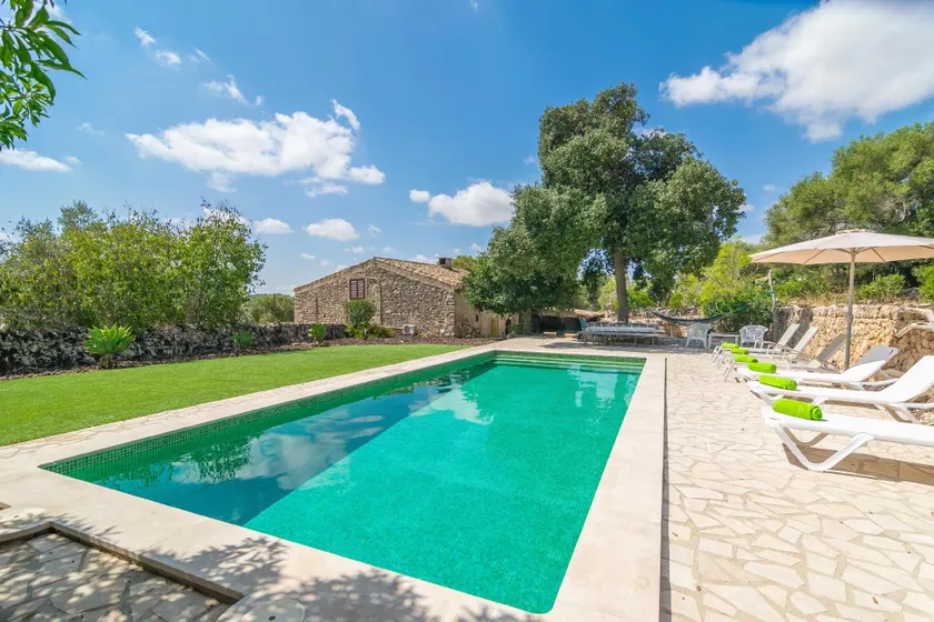 Casa vacacional con barbacoa, terraza y piscina | Vistas al jardín - Image 1
