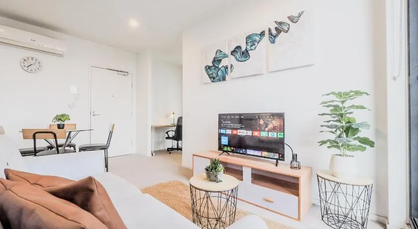 Stylish 1BR1BA apt in Footscray Pool Gym WIFI - Image 1