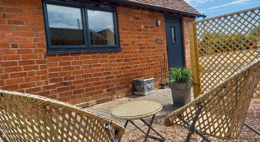 The Cow Shed, Kenilworth, Sleeps 2 - Image 1
