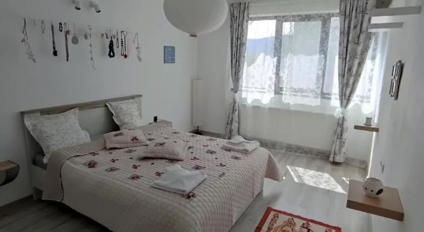 Happy Home - Image 1