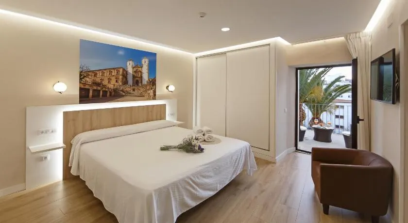 Cáceres Deluxe - Image 1