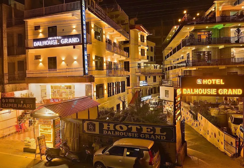 Hotel Dalhousie Grand - Image 1
