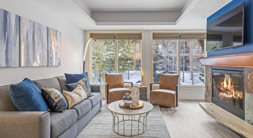 Spacious 2BR Oasis with Pool and Gym Close to Banff - Image 1