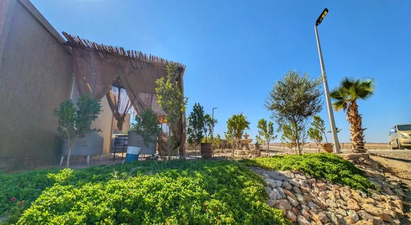 Arabian Desert Home - Image 1