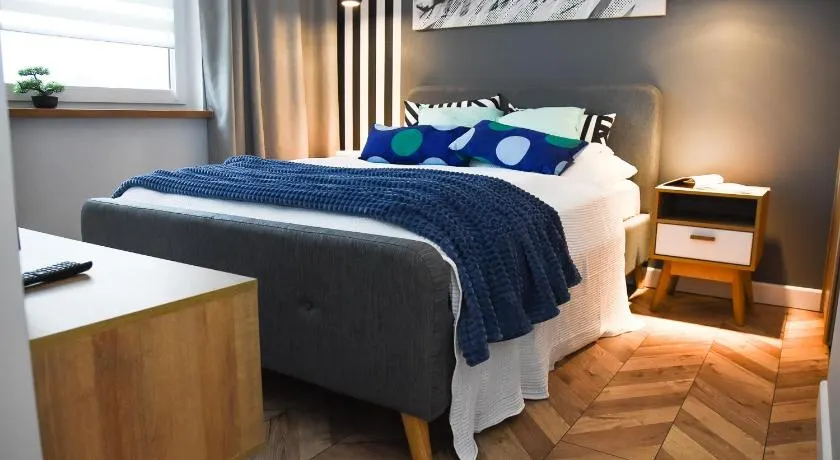 Lead Apartment - Image 1