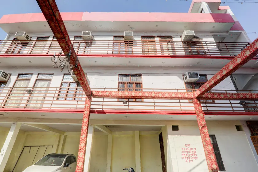 Hotel O RG Palace - Image 1