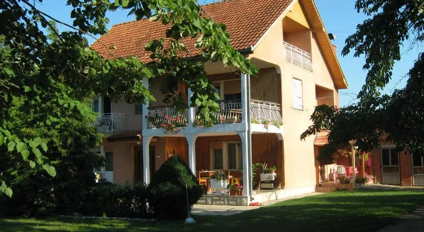 Apartments Domaćinstvo Nikolić - Image 1