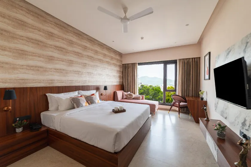 PINNACLE Udaipur - Boutique Rooftop Pool Hotel, Near the Lakes - Image 1