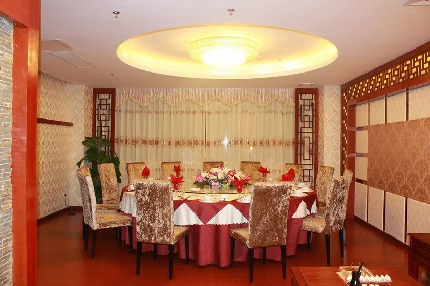 Honghua Hotel - Image 1