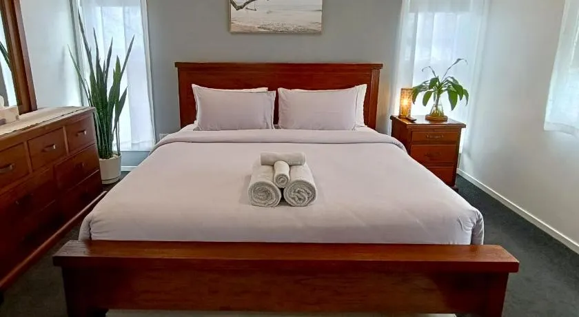 Super King Suite - Ensuite - Image 1