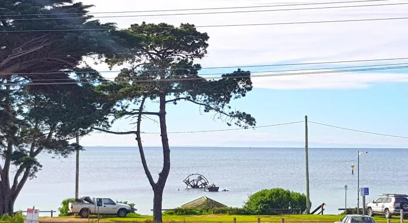 The Esplanade Holiday Home - Image 1